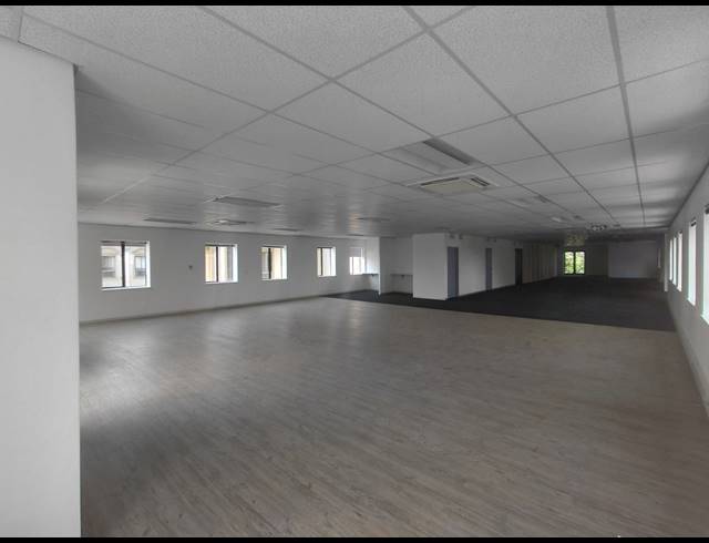 514M² OFFICE TO LET IN BRYANSTON